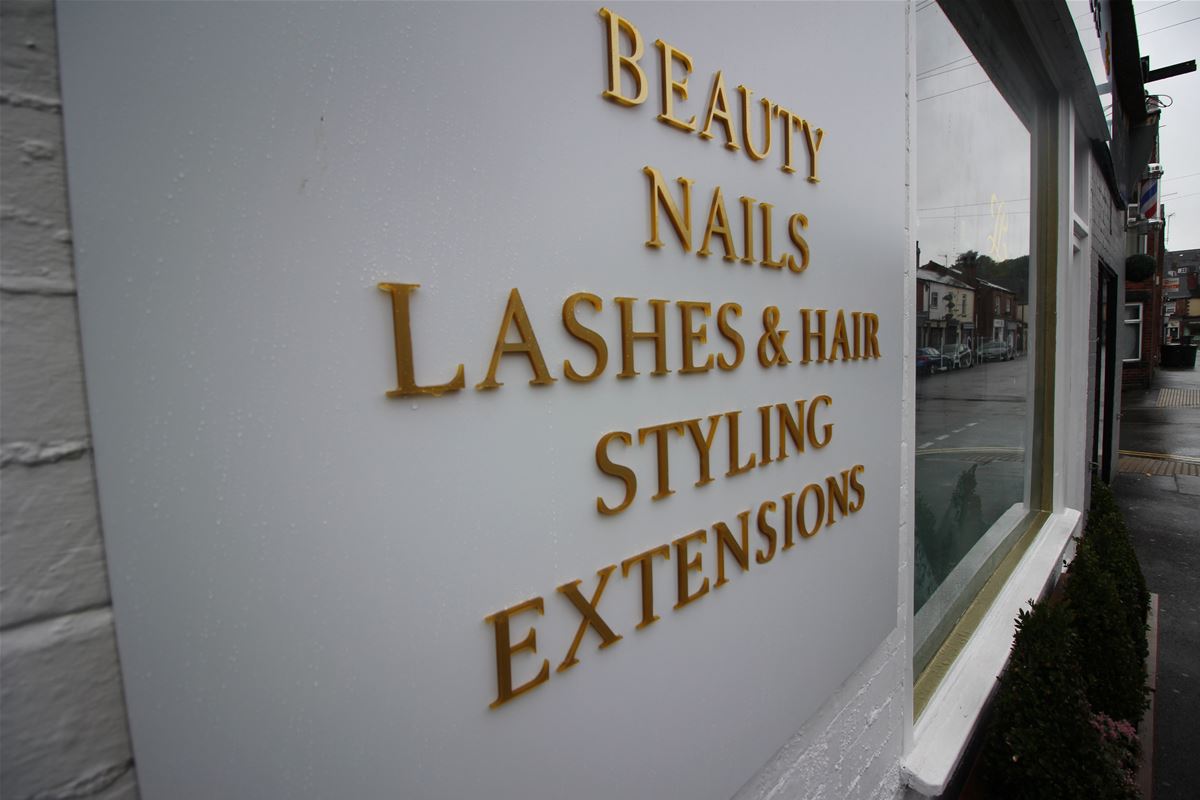 GRAPHICS & SIGNAGE